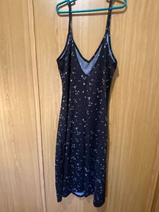 Vestido negro con estampado floral