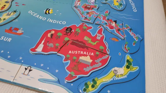 Mapamundi de madera educativo