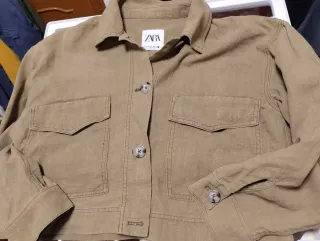 Chaqueta Zara verde oliva tipo sport