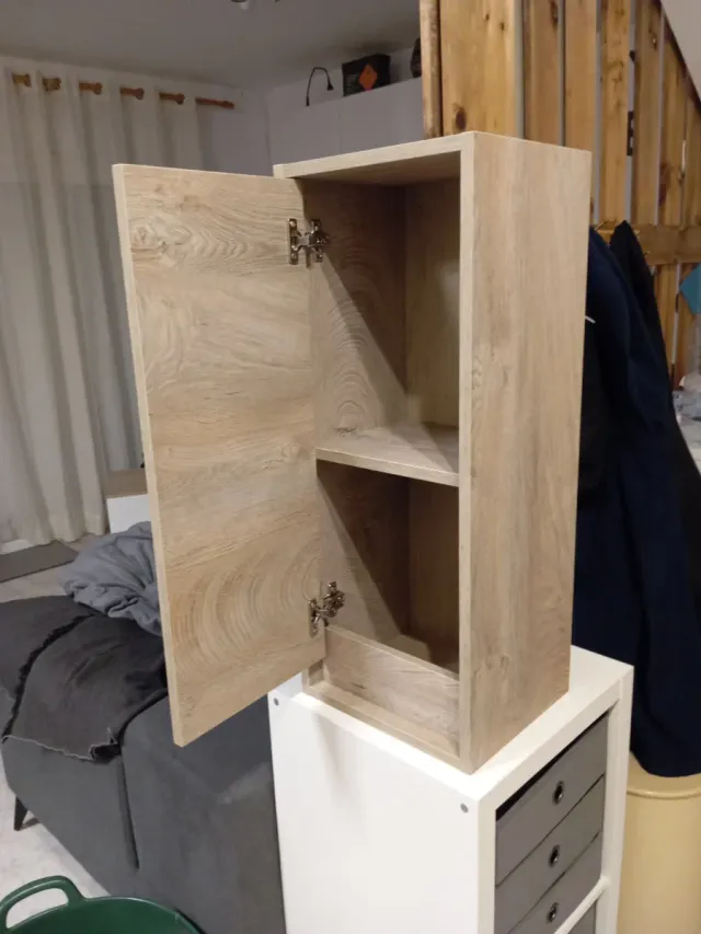 Columna baño 1 puerta 2 estantes, para colgar.