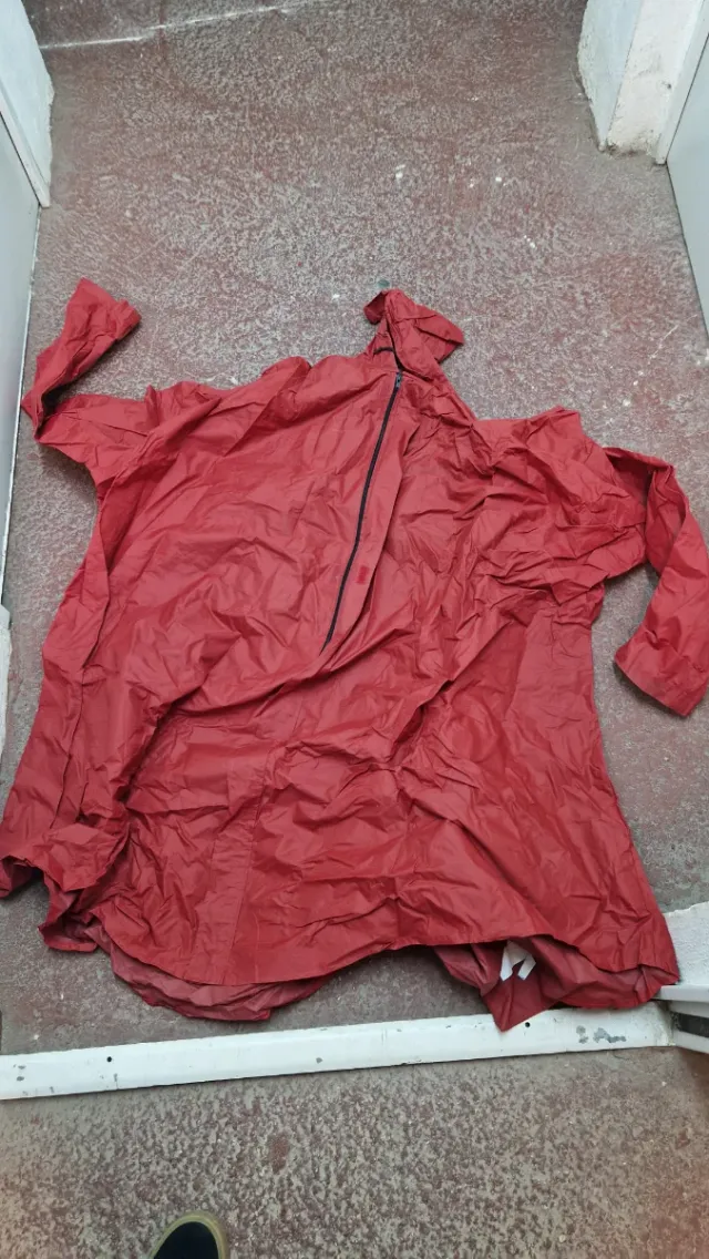 Chubasquero poncho Quechua Talla L