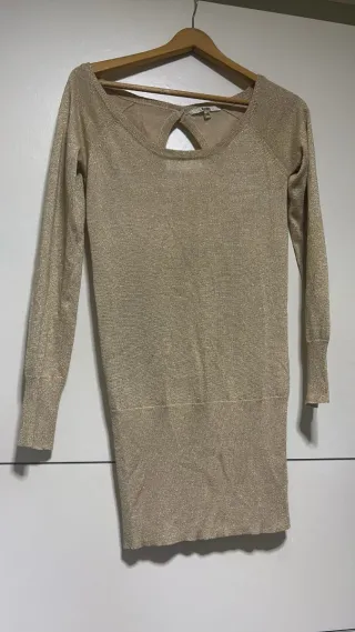 Top dorado brillante manga larga