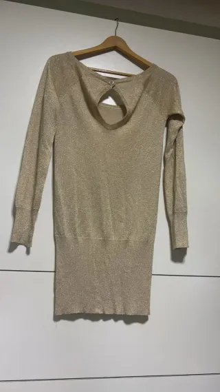 Top dorado brillante manga larga