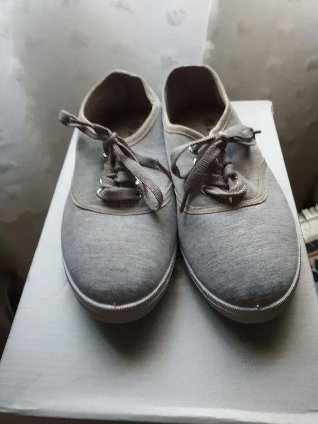 Zapatillas grises mujer Talla 37