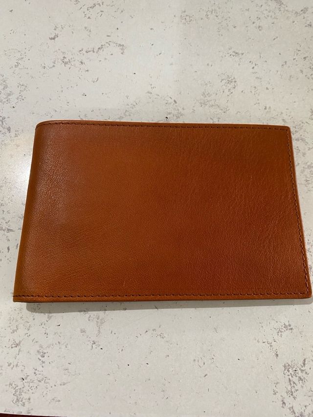 Carteira de pele para notas e cartões