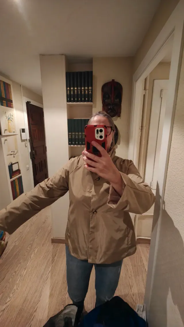 Gabardina corta beige