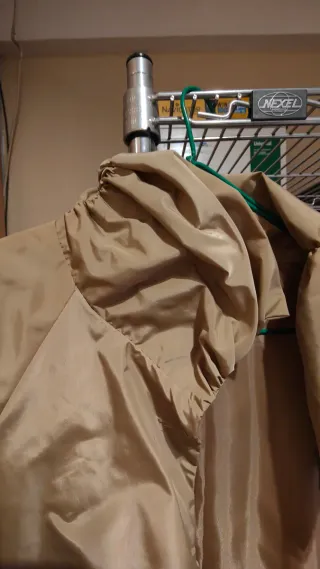 Gabardina corta beige