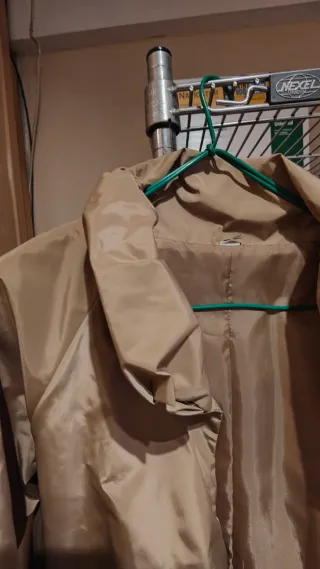 Gabardina corta beige