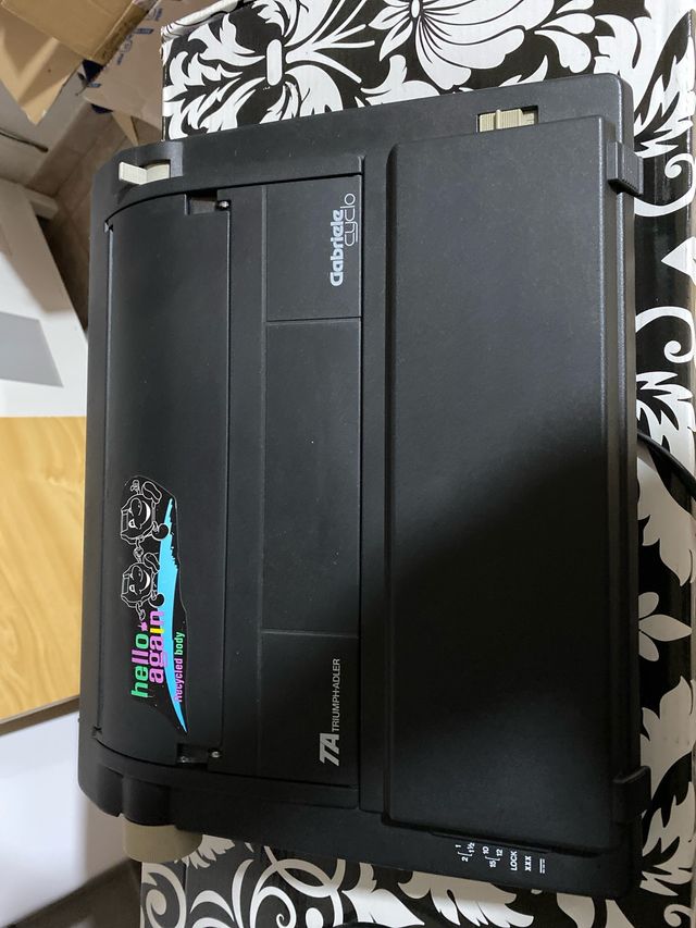 Máquina de escribir eléctrica Triumph Adler