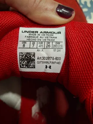 Deportivas Under Armour Rojas