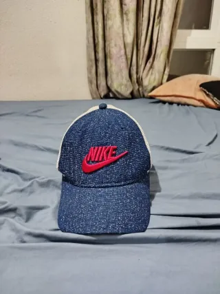 Gorra Nike Azul y Roja