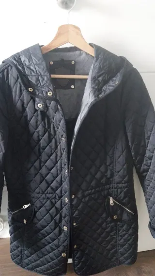 Parka acolchada mujer negra