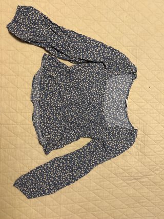 Camiseta floral manga larga escote