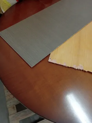 Mesa redonda de madera