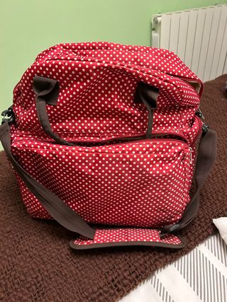 Bolsa de lunares roja con varios departamentos