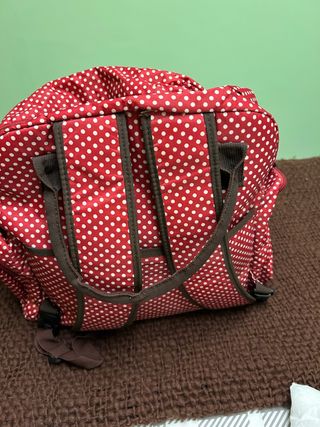 Bolsa de lunares roja con varios departamentos