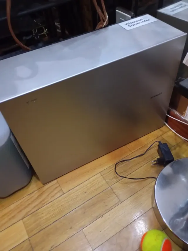 Subwoofer Samsung Inalámbrico Plata