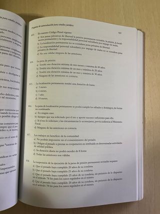 Libro de autoevaluación test Derecho UCAM