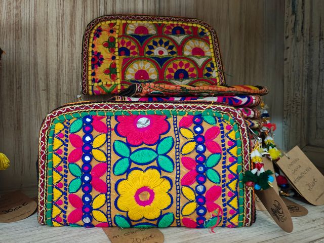 Cartera Gaura bordada multicolor