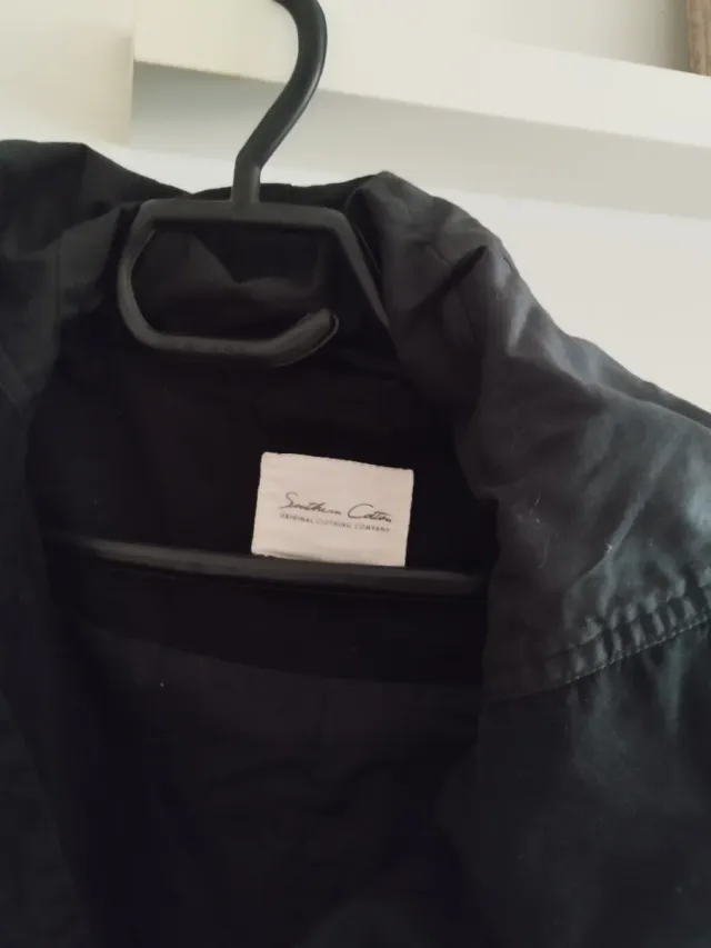 Parka negra con capucha Talla 42