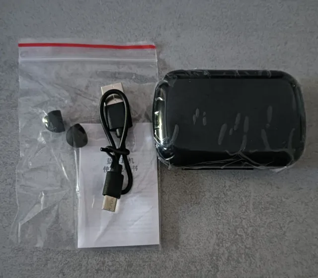 Fones de Ouvido Bluetooth M10 TWS Pretos