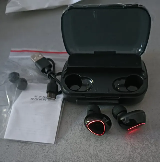 Fones de Ouvido Bluetooth M10 TWS Pretos