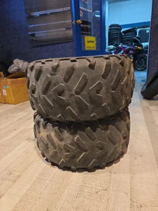 Neumáticos  AT 22x10-10 usados Kenda Pathfinder