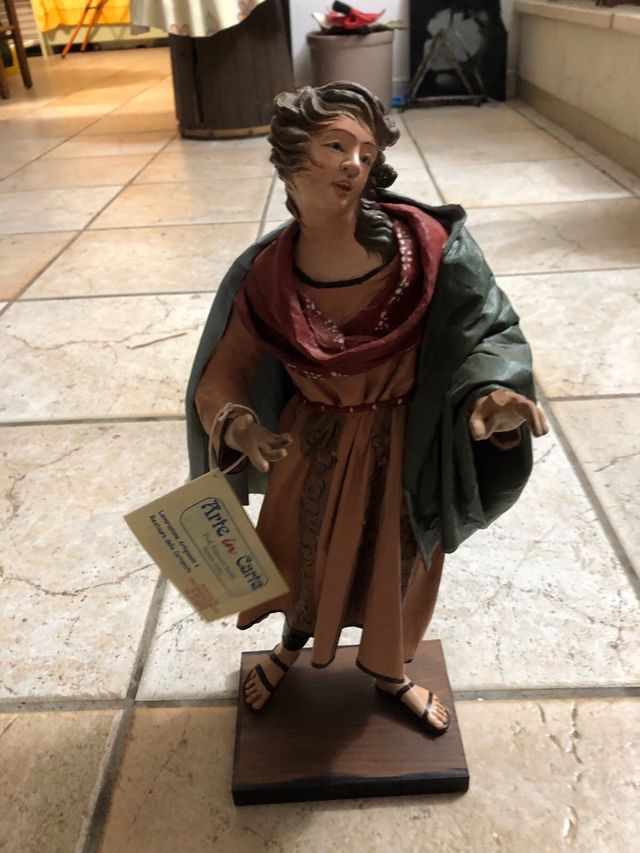 Statuetta in cartapesta artigianale