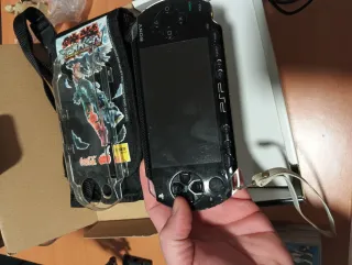 PSP 1004 Negra + 3 Juegos