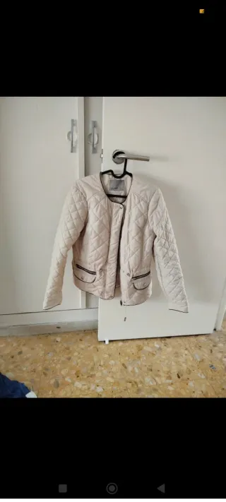 Chaqueta acolchada Vero Moda beige