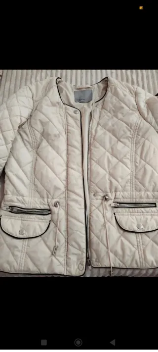 Chaqueta acolchada Vero Moda beige