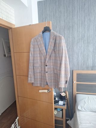 Americana cuadros marrón y gris Talla 56