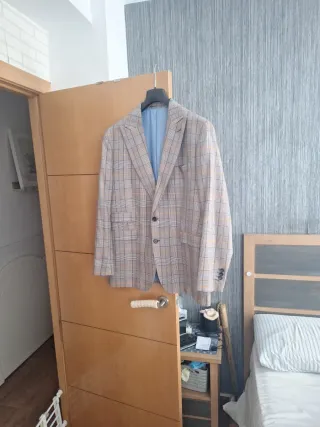 Americana cuadros marrón y gris Talla 56