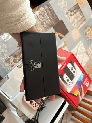 Nintendo Switch OLED + Pokémon Scarlatto