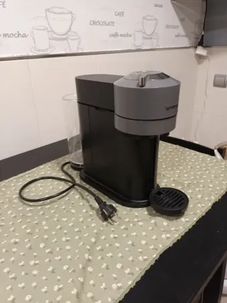 Cafetera Nespresso Vertuo Next De'Longhi Gris