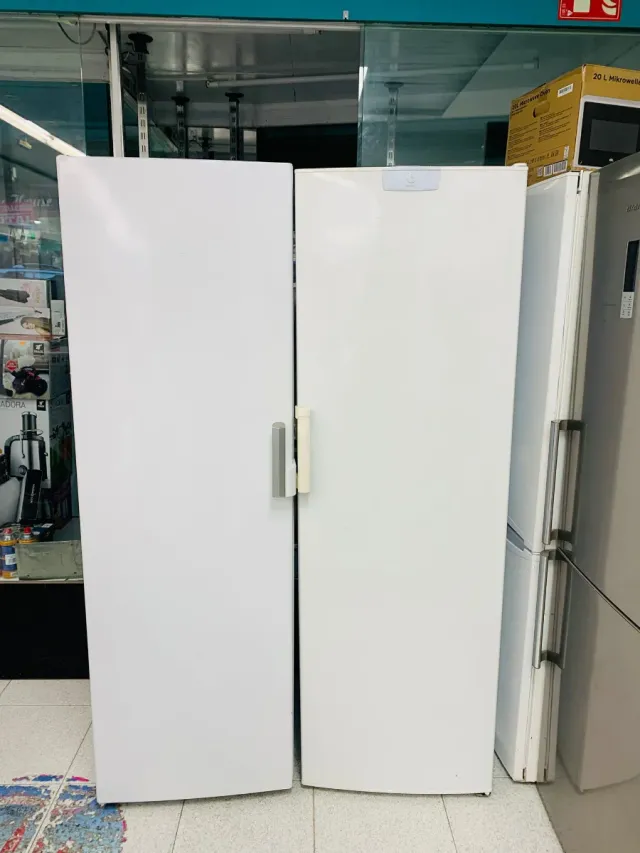 Conjunto Congelador Vertical y Solo Nevera
