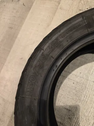 Neumático 130/70-12 62P usado Michellin