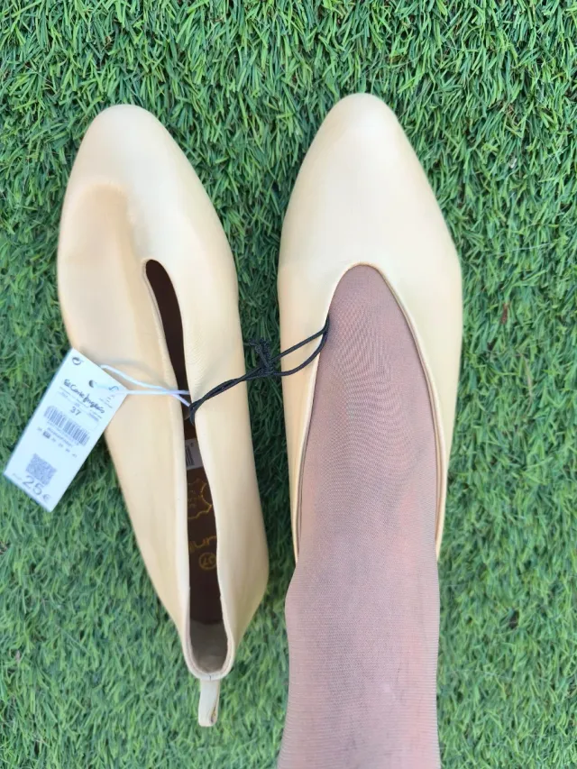 Zapatos de cuero beige talla 37