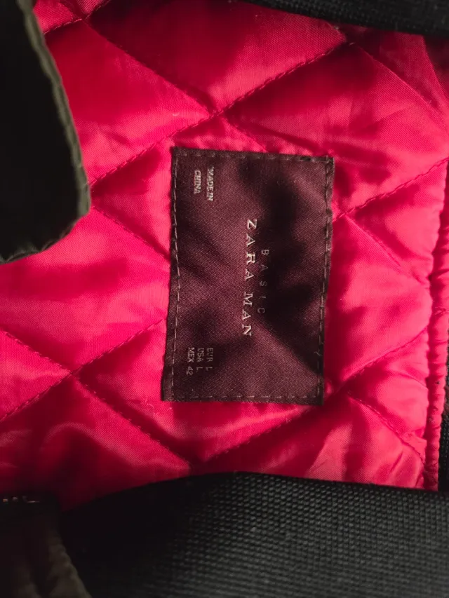 Bomber Zara verde y negro