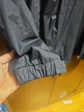 Chaqueta impermeable forrada