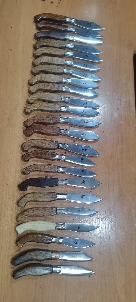 Navajas artesanales mango madera hoja 8 cm