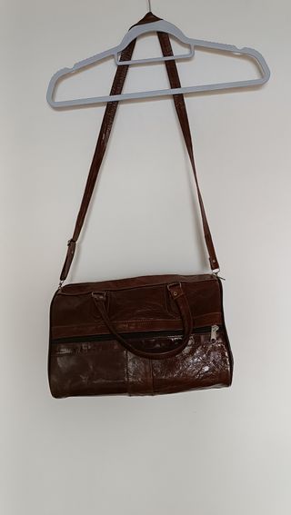 Bolso de mano de cuero marrón