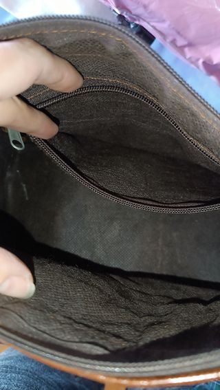 Bolso de mano de cuero marrón