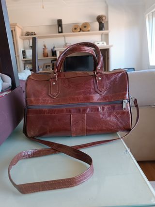 Bolso de mano de cuero marrón