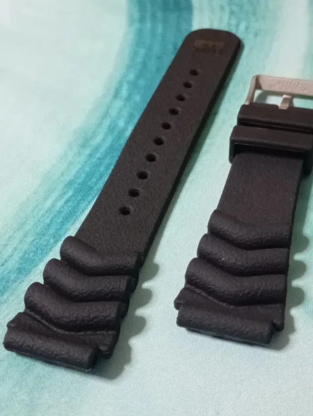 Correa de silicona Seiko 22mm negra