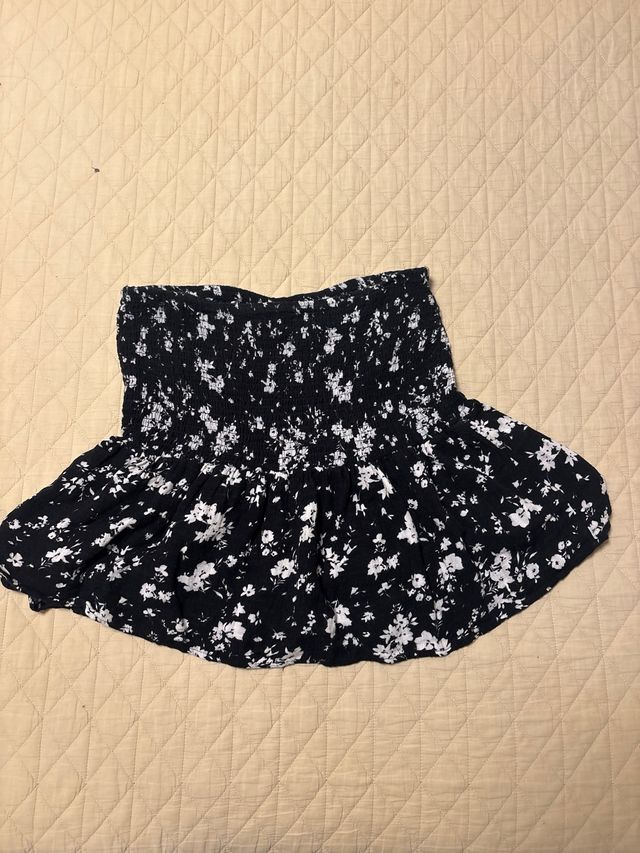 Falda corta negra floral