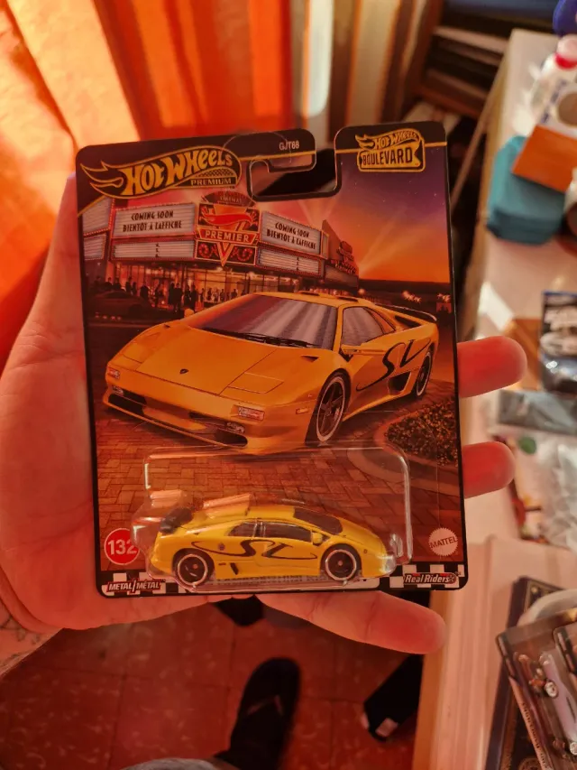 Hot Wheels Premium: Lamborghini, Alfa Romeo, Chevy