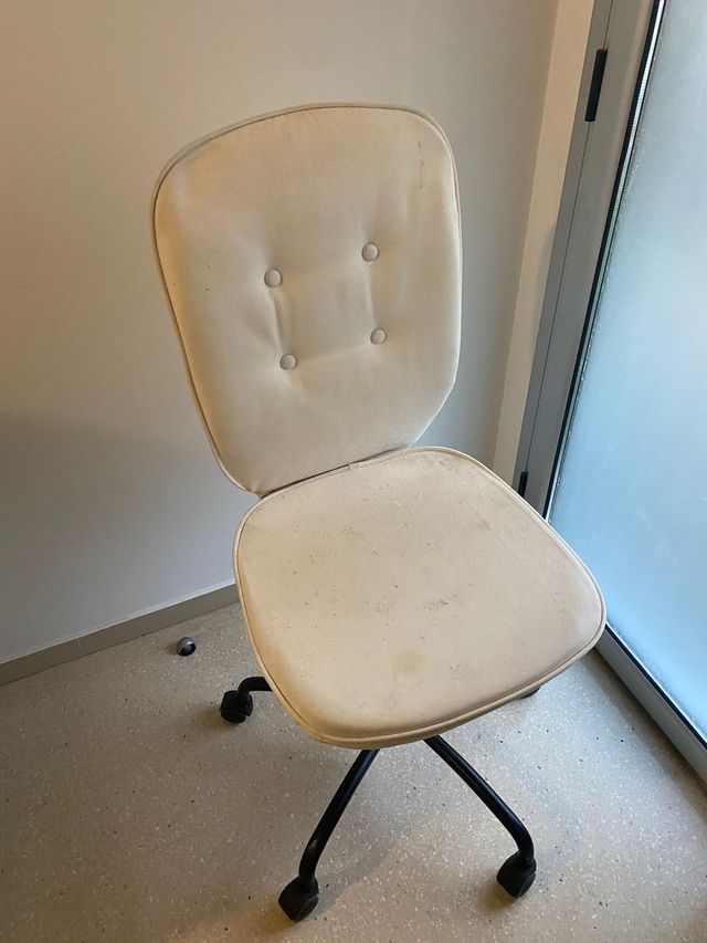 Silla de escritorio giratoria con ruedas