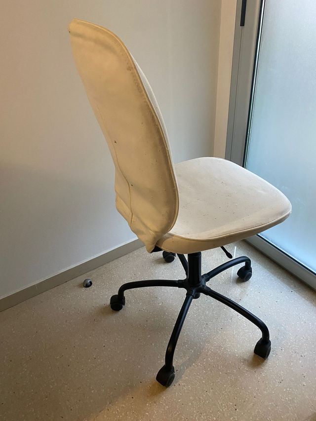 Silla de escritorio giratoria con ruedas