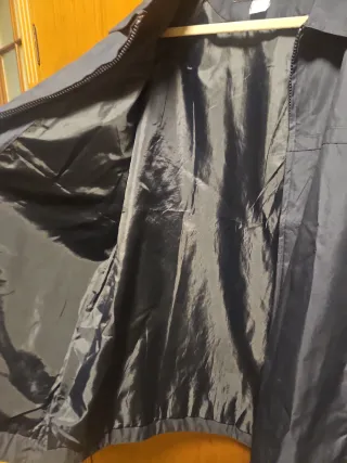 Chaqueta impermeable entretiempo azul